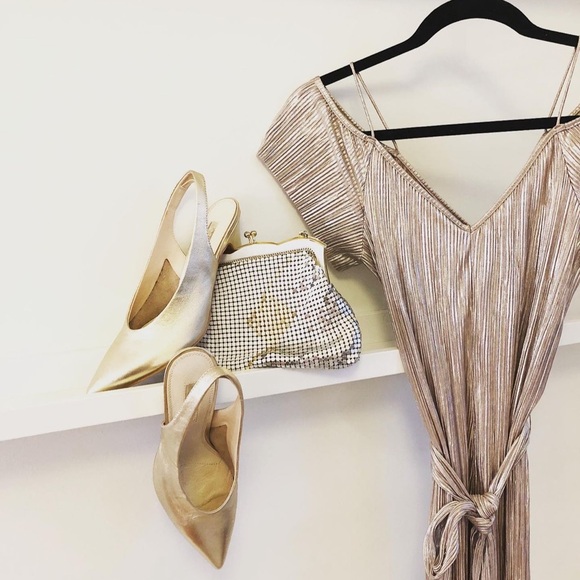 Meet your Posher, Anie - Picture 3 of 16